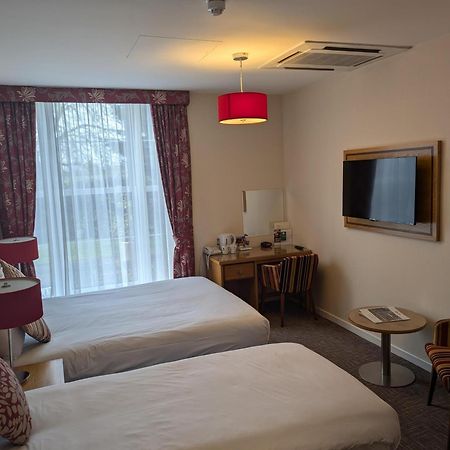Best Western Homestead Court Hotel Уелуин Гардън Сити Екстериор снимка