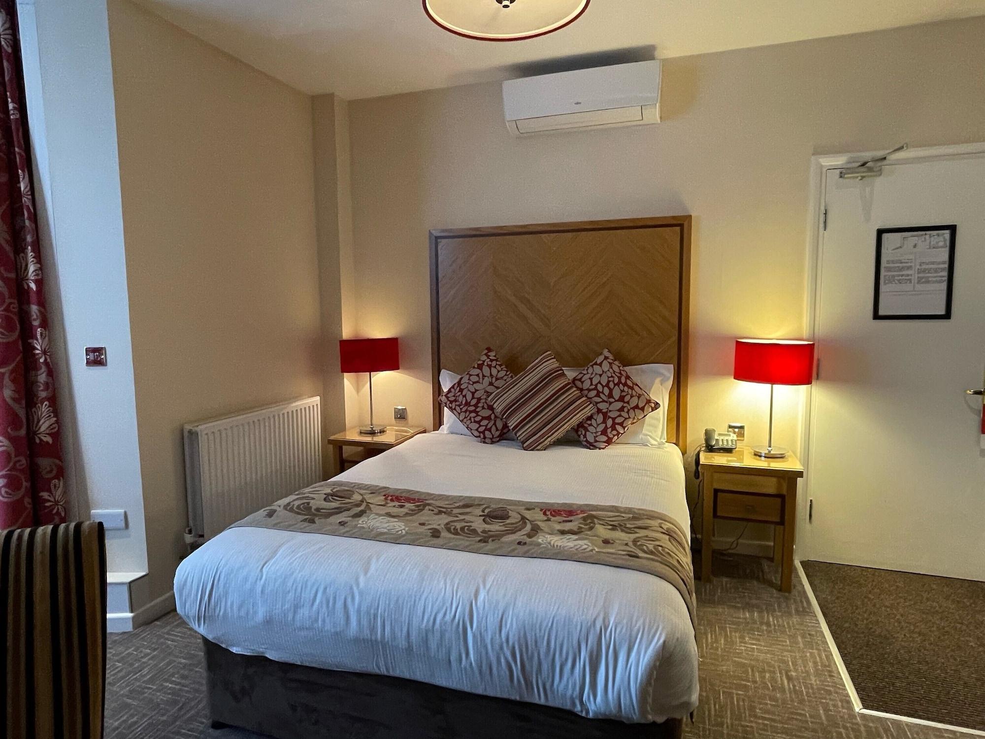 Best Western Homestead Court Hotel Уелуин Гардън Сити Екстериор снимка