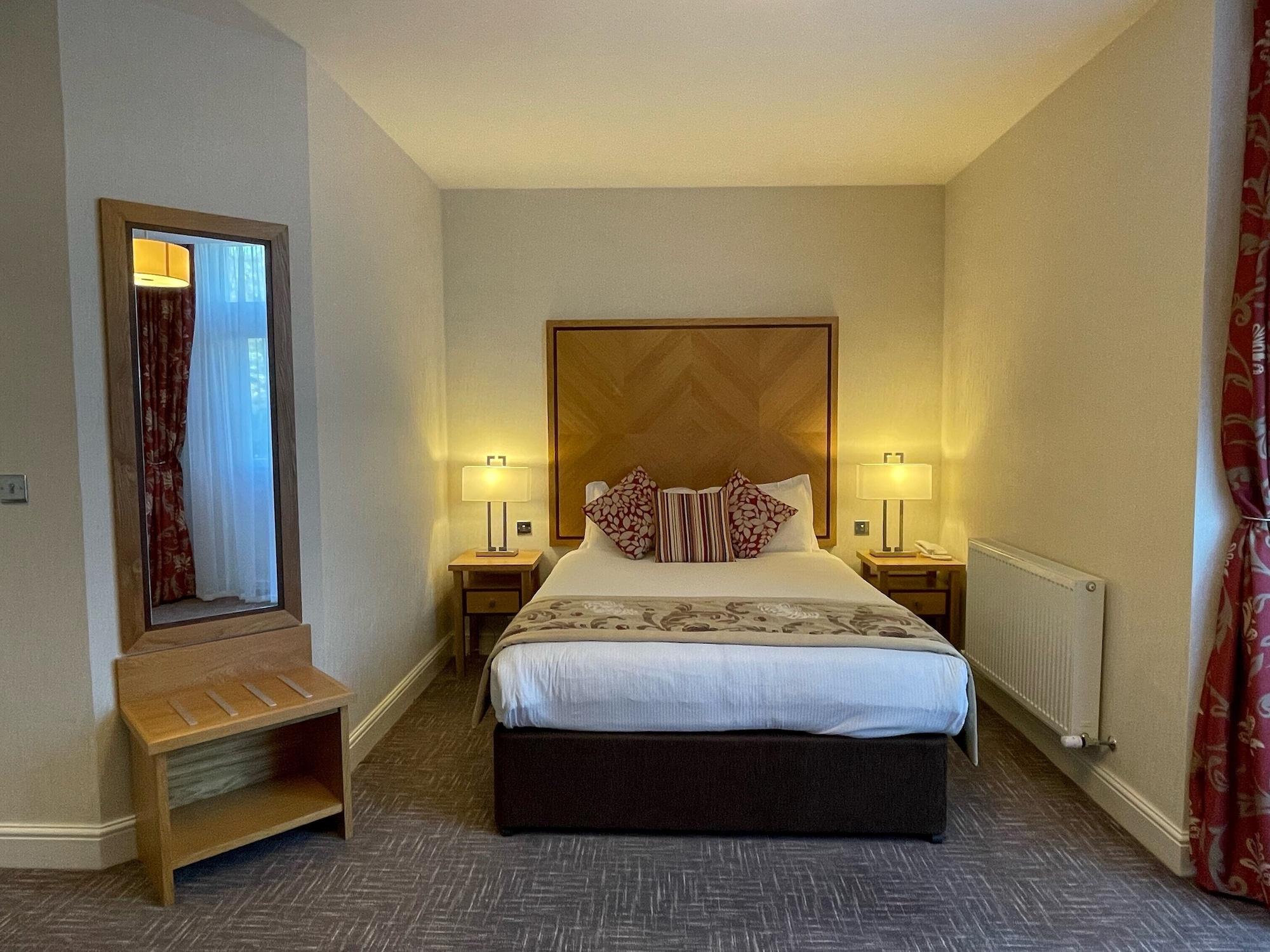 Best Western Homestead Court Hotel Уелуин Гардън Сити Екстериор снимка