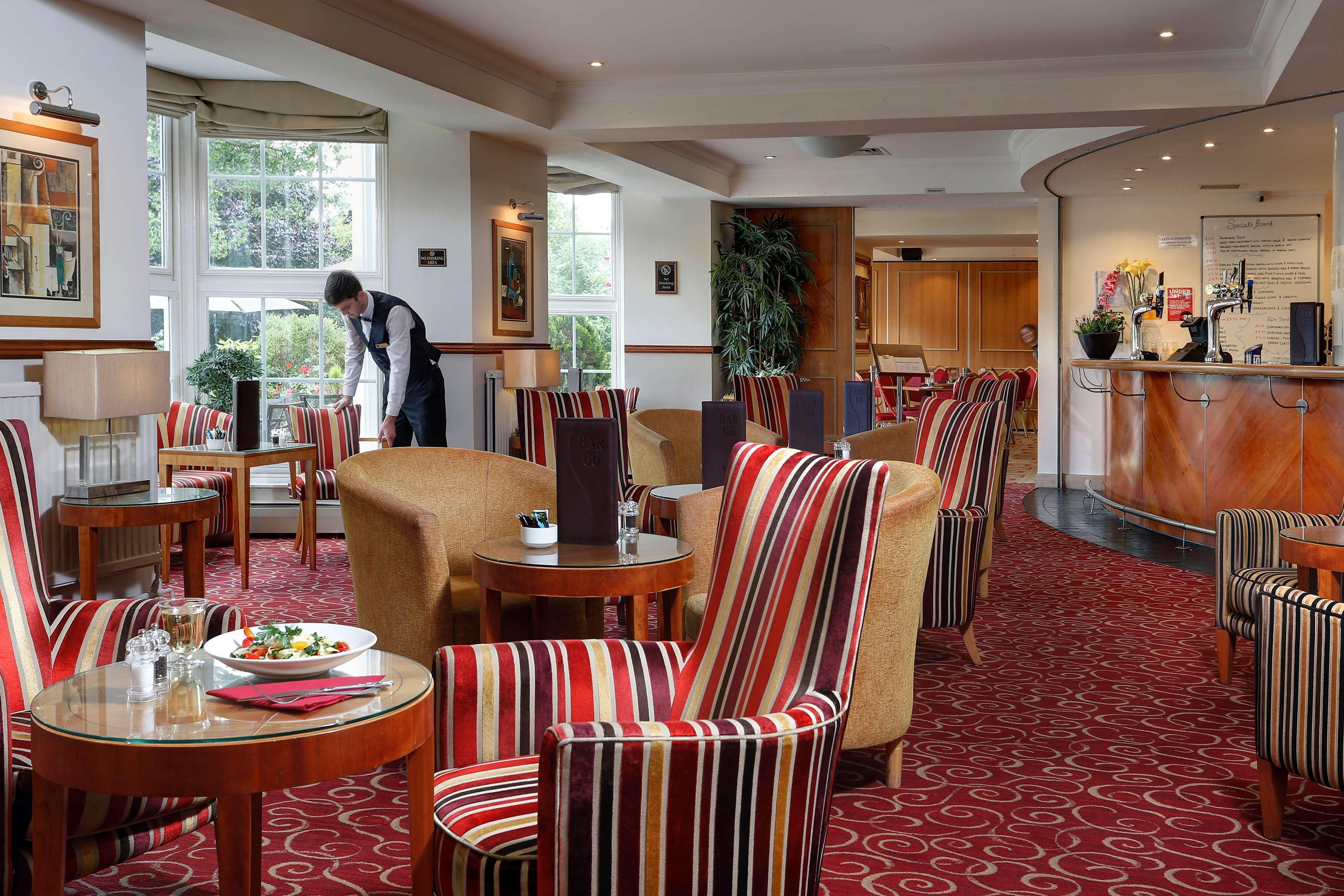 Best Western Homestead Court Hotel Уелуин Гардън Сити Екстериор снимка