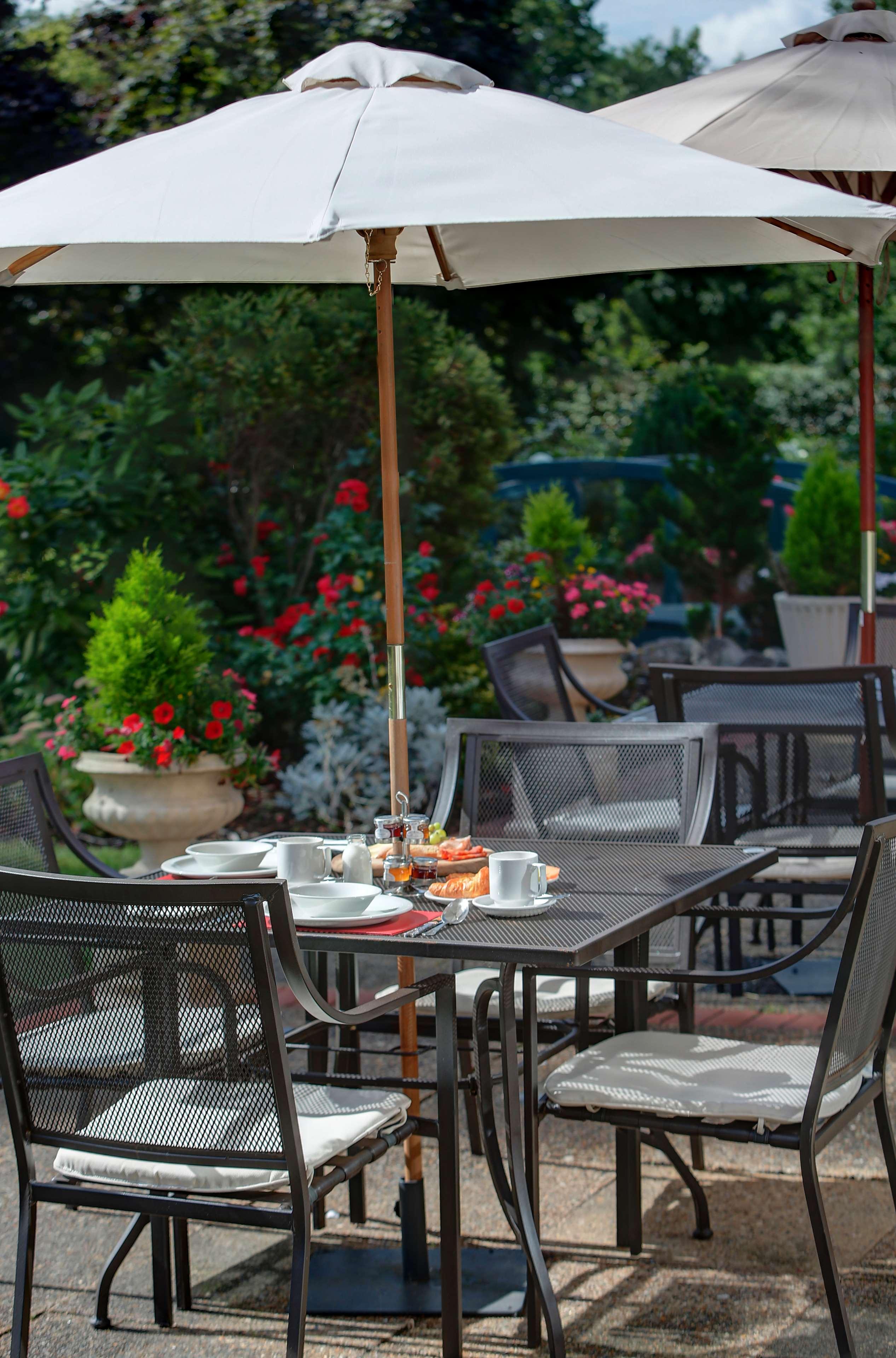 Best Western Homestead Court Hotel Уелуин Гардън Сити Екстериор снимка