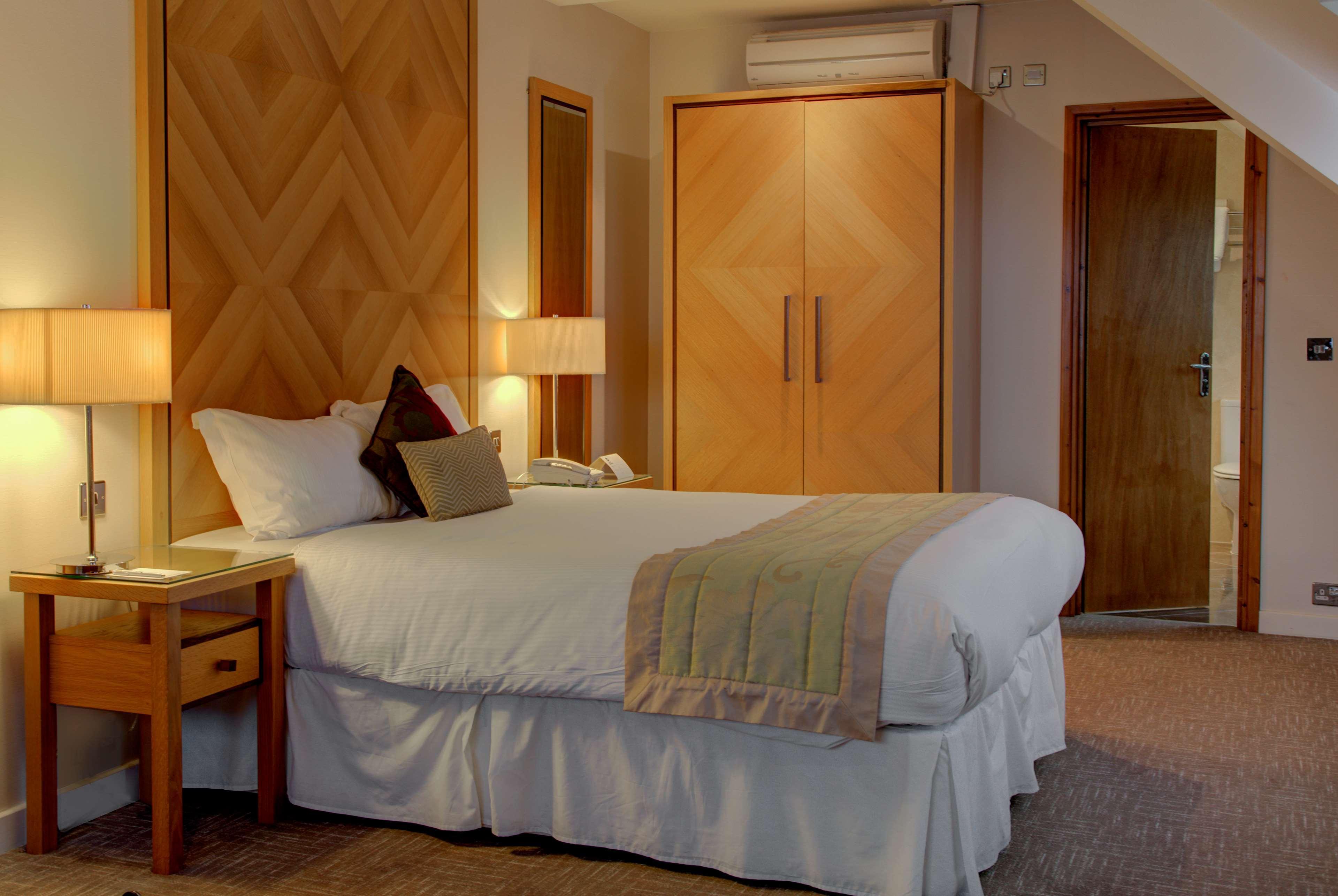 Best Western Homestead Court Hotel Уелуин Гардън Сити Екстериор снимка