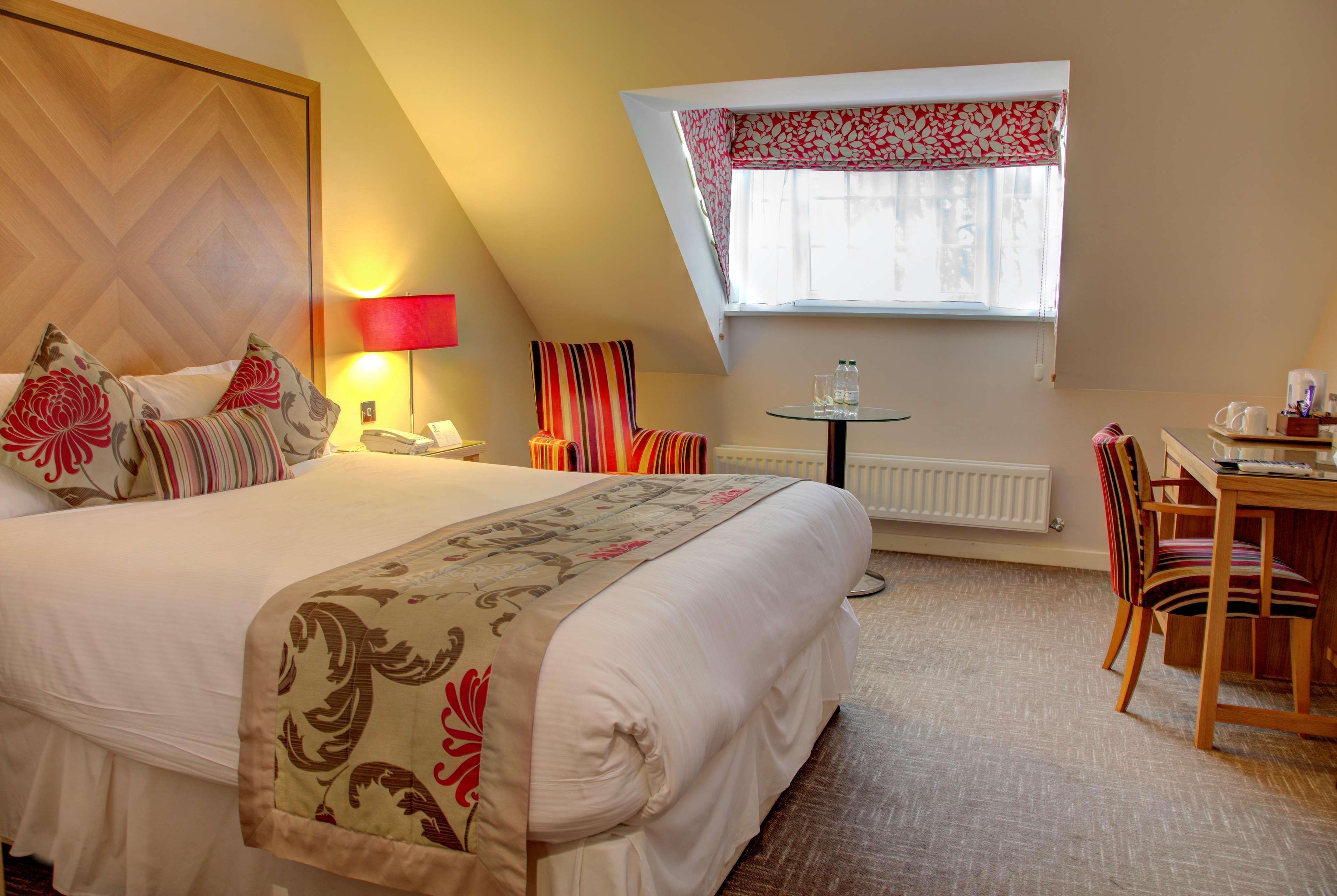 Best Western Homestead Court Hotel Уелуин Гардън Сити Екстериор снимка