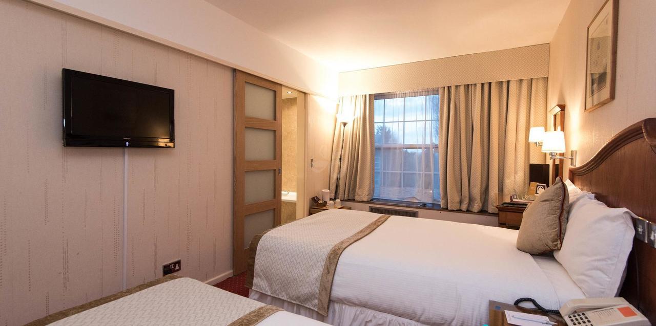 Best Western Homestead Court Hotel Уелуин Гардън Сити Екстериор снимка